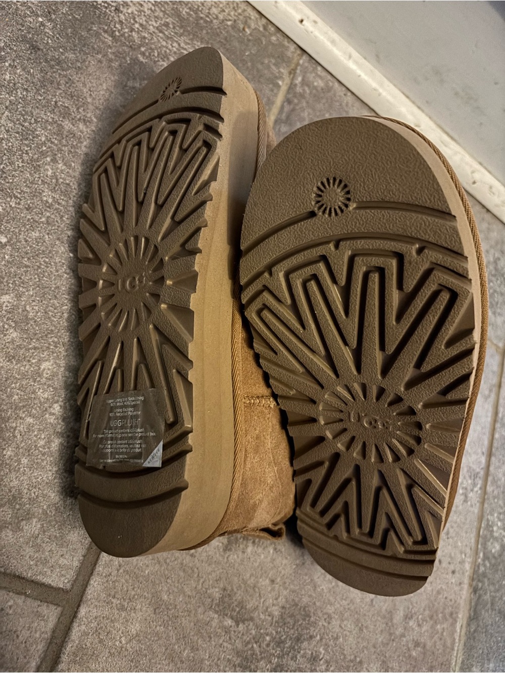 UGG Platform Boot - Picture 3 of 5
